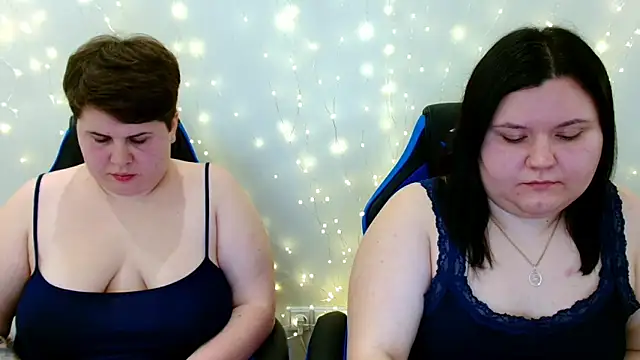 BeckyAndHellen online show from 22, 12, 2025