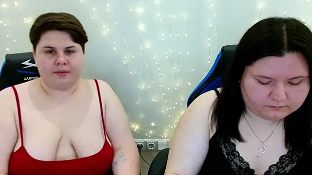 Snapshot of BeckyAndHellen chatting on 3, 6, 2026 BeckyAndHellen online show from 3, 6, 2026