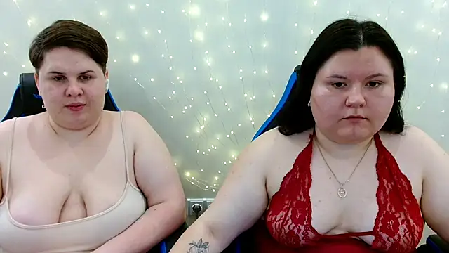 Snapshot of BeckyAndHellen chatting on 27, 6, 2026 BeckyAndHellen online show from 27, 6, 2026