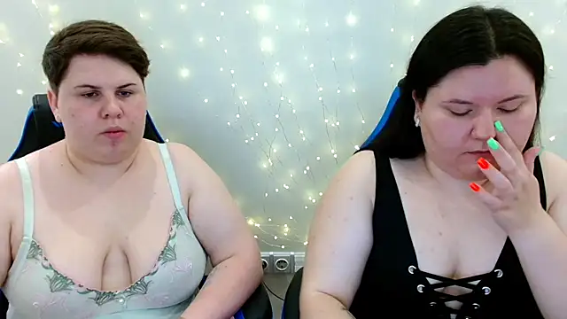 Snapshot of BeckyAndHellen chatting on 3, 7, 2026 BeckyAndHellen online show from 3, 7, 2026
