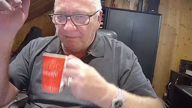 Snapshot of biggandybig chatting on 31, 10, 2025 biggandybig online show from 31, 10, 2025