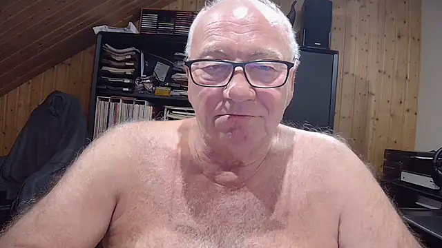 Snapshot of biggandybig chatting on 7, 11, 2025 biggandybig online show from 7, 11, 2025