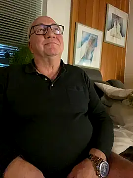 Snapshot of biggandybig chatting on 20, 11, 2025 biggandybig online show from 20, 11, 2025