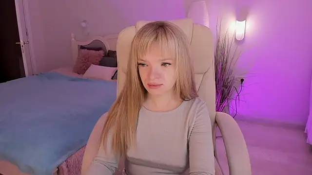 Eva Rosec online show from 20, 9, 2025