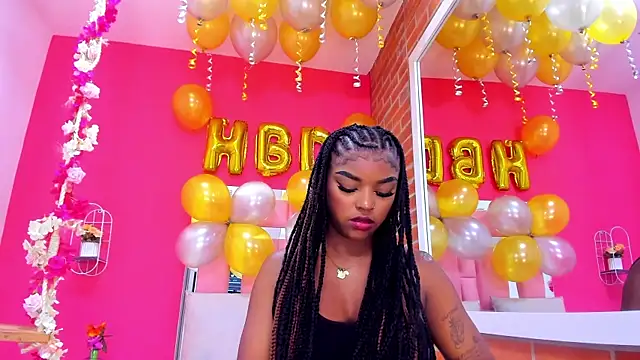 Snapshot of malu_horny_69 chatting on 6, 12, 2024 malu horny 69 online show from 6, 12, 2024