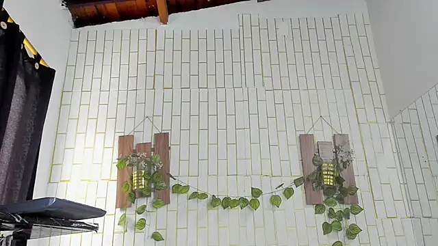 jacksson lawrence online show from 18, 4, 2026