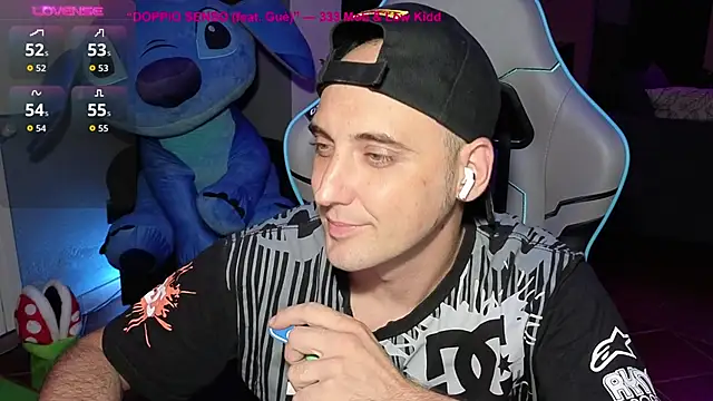 Snapshot of Gil_gamesh90 chatting on 24, 9, 2025 Gil gamesh90 online show from 24, 9, 2025