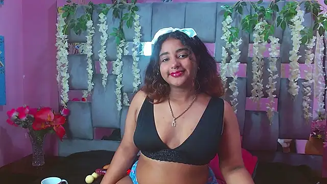 Snapshot of Sofia_Hernandez_ chatting on 7, 12, 2024 Sofia Hernandez  online show from 7, 12, 2024