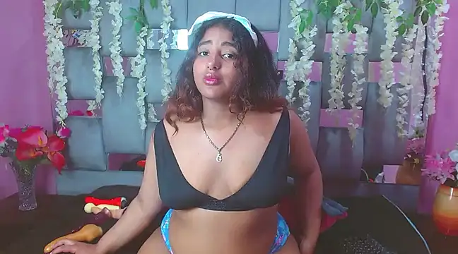 Snapshot of Sofia_Hernandez_ chatting on 7, 12, 2024 Sofia Hernandez  online show from 7, 12, 2024