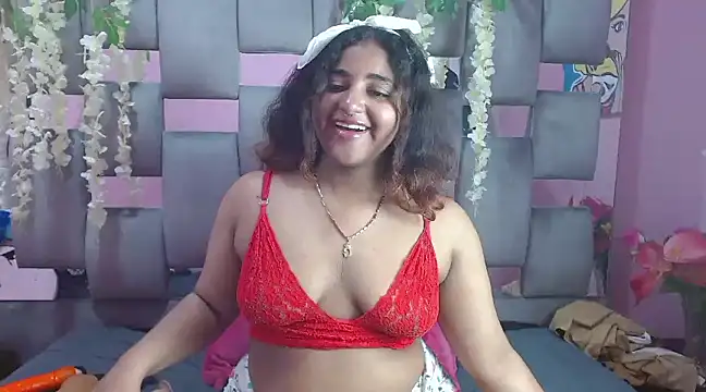 Snapshot of Sofia_Hernandez_ chatting on 21, 12, 2024 Sofia Hernandez  online show from 21, 12, 2024