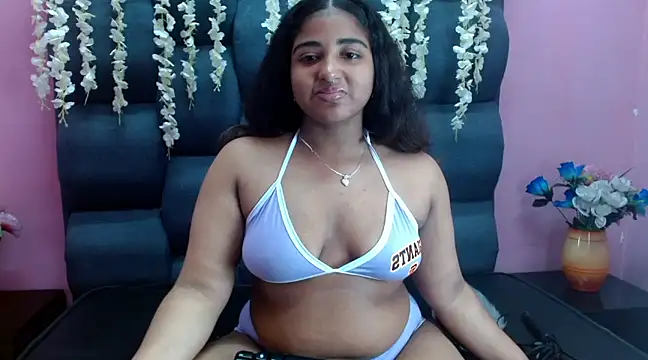 Snapshot of Sofia_Hernandez_ chatting on 12, 2, 2025 Sofia Hernandez  online show from 12, 2, 2025