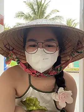 BabyThree  online show from 26, 1, 2025