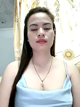 NgocQuyen2K online show from 13, 2, 2025