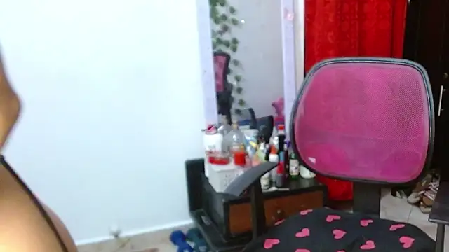 Latin Mature975 online show from 21, 3, 2025