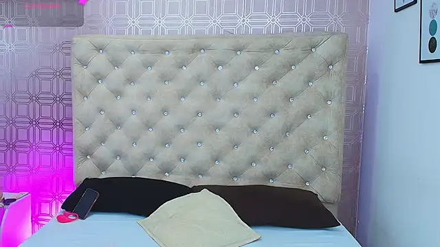 Sara Desire online show from 28, 2, 2025