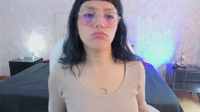 cute hollywood online show from 15, 4, 2026