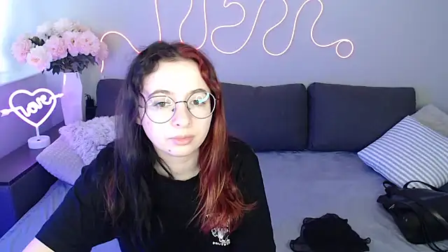 Mini Diva online show from 19, 11, 2025