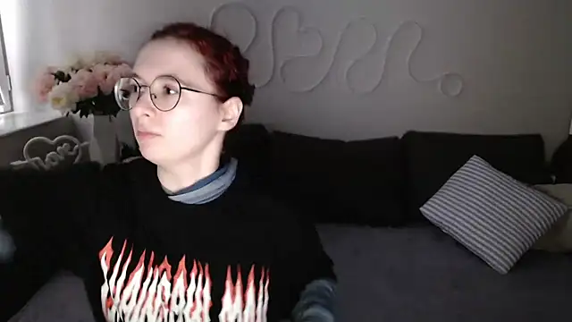 Mini Diva online show from 28, 11, 2025