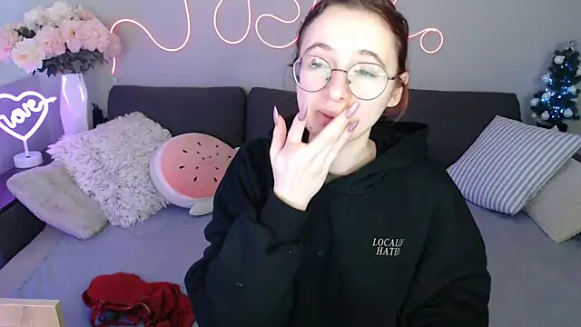 Mini Diva online show from 22, 12, 2025