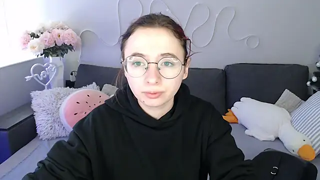 Mini Diva online show from 8, 3, 2026