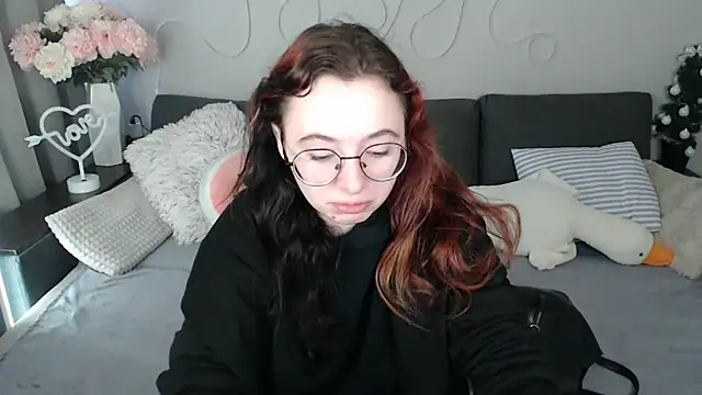 Mini Diva online show from 15, 4, 2026