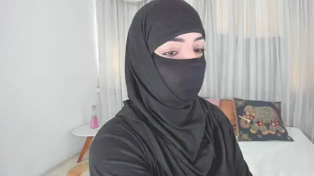Snapshot of Uzra_hayed chatting on 9, 5, 2026 Uzra hayed online show from 9, 5, 2026
