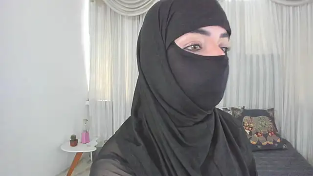 Snapshot of Uzra_hayed chatting on 3, 6, 2026 Uzra hayed online show from 3, 6, 2026