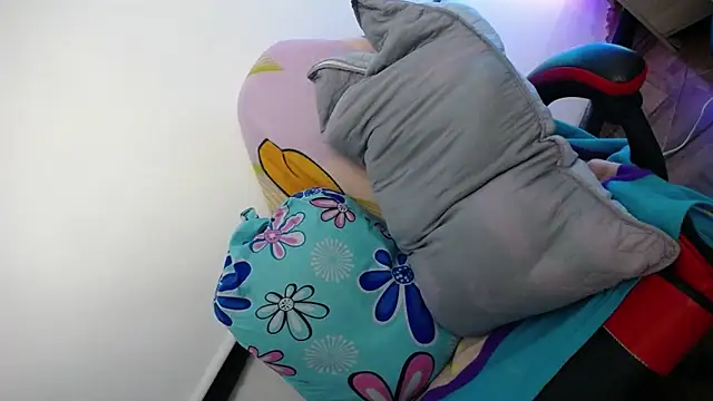 luly pink online show from 3, 12, 2025