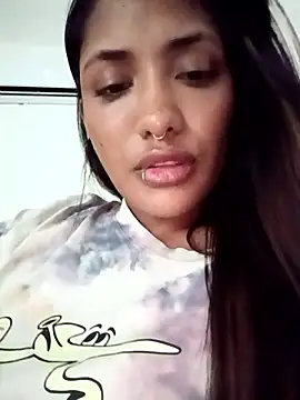 Snapshot of VictoireFeller chatting on 31, 5, 2026 VictoireFeller online show from 31, 5, 2026