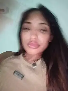Snapshot of VictoireFeller chatting on 7, 6, 2026 VictoireFeller online show from 7, 6, 2026