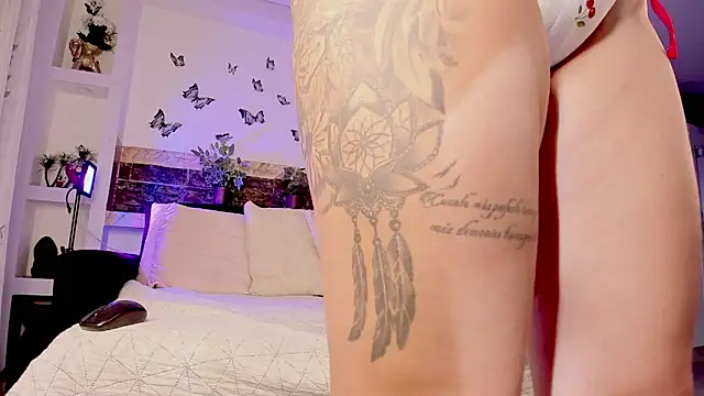 Snapshot of miicheell_colins31 chatting on 3, 2, 2026 miicheell colins31 online show from 3, 2, 2026