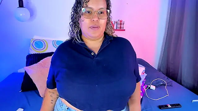 Snapshot of monicabbw_ chatting on 31, 1, 2025 monicabbw online show from 31, 1, 2025