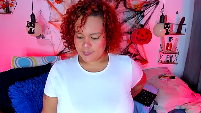 Snapshot of monicabbw_ chatting on 17, 10, 2025 monicabbw online show from 17, 10, 2025