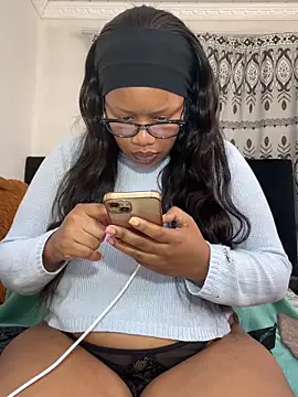 MimiCurves online show from 6, 6, 2026