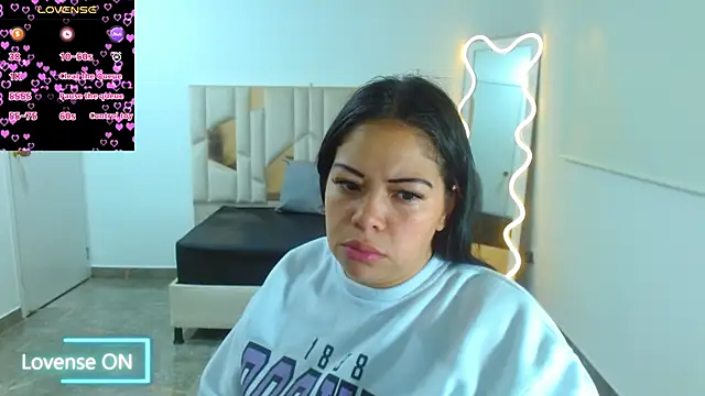 martinna tay online show from 4, 2, 2025