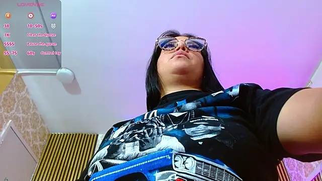 Snapshot of martinna_tay chatting on 18, 6, 2026 martinna tay online show from 18, 6, 2026
