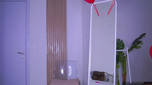 Snapshot of LovingBlondie chatting on 14, 2, 2025 LovingBlondie online show from 14, 2, 2025