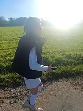 Timide girl2 online show from 26, 12, 2024