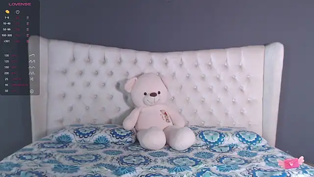 Snapshot of nichole_bree_ chatting on 10, 1, 2025 nichole bree online show from 10, 1, 2025