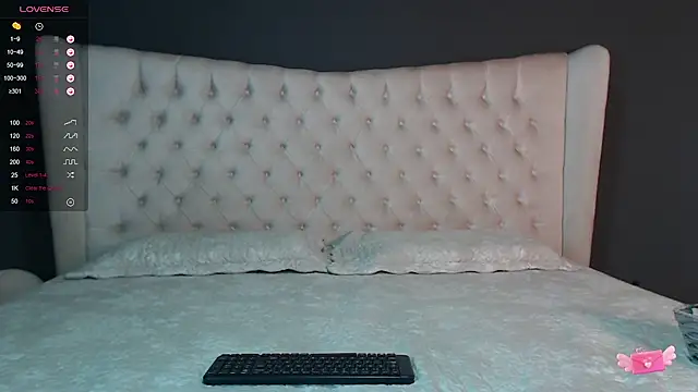 Snapshot of nichole_bree_ chatting on 18, 1, 2025 nichole bree online show from 18, 1, 2025
