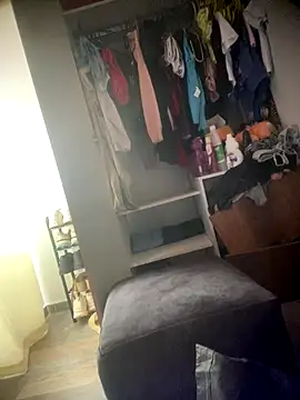 Berry Bans online show from 17, 11, 2025