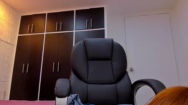 Charlotte Ice1 online show from 29, 10, 2025