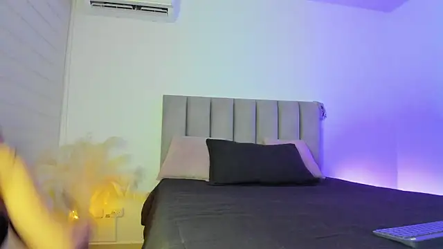 Snapshot of CandyMeyerss_ chatting on 24, 6, 2026 CandyMeyerss online show from 24, 6, 2026