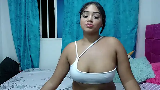 kiara milf  online show from 9, 12, 2024