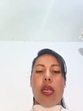 Snapshot of _andrea30 chatting on 4, 7, 2026 andrea30 online show from 4, 7, 2026
