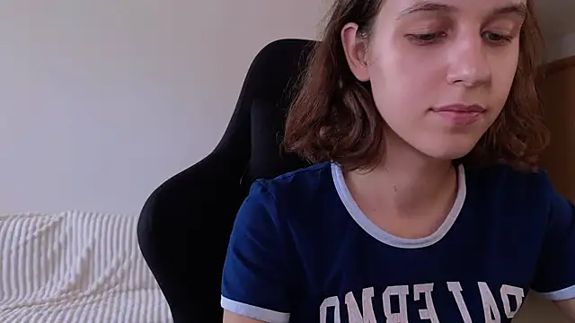 VanessaBayer2 online show from 4, 12, 2024