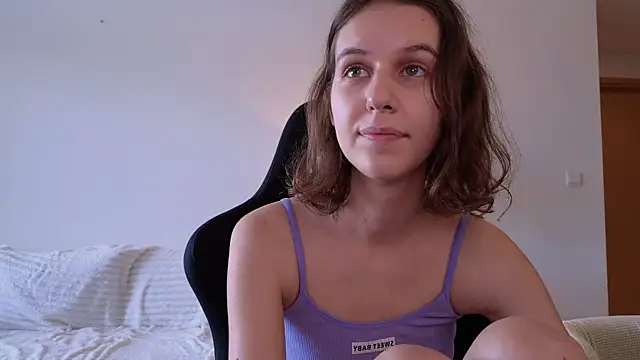 VanessaBayer2 online show from 5, 1, 2025