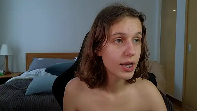 VanessaBayer2 online show from 16, 3, 2025