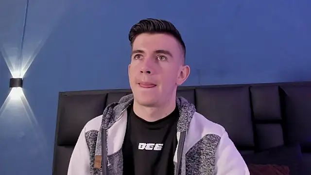 MikaelSlow online show from 10, 10, 2025