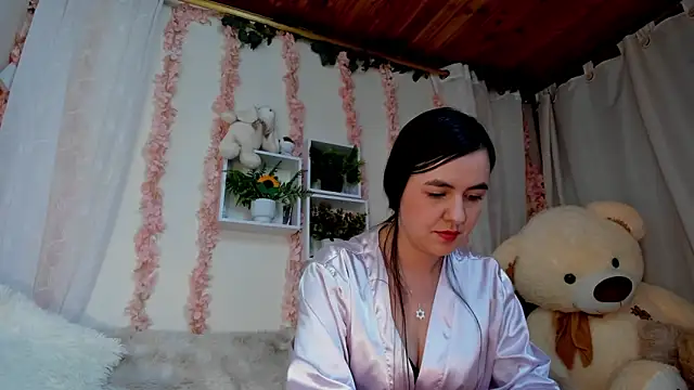 Idara and Edahi01 online show from 9, 11, 2025